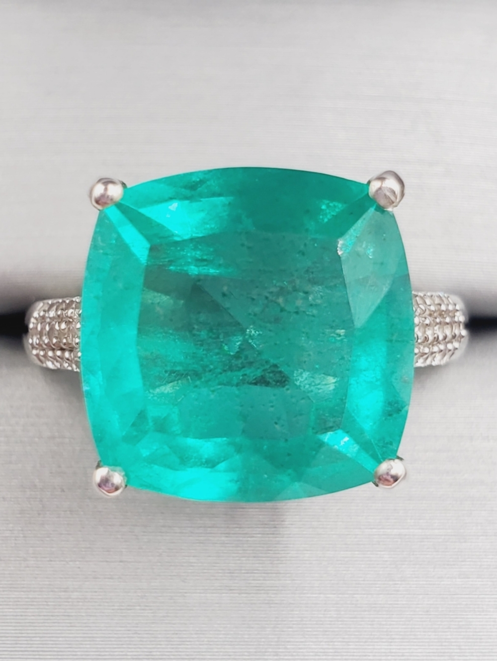 11.5 Carat Emerald Green Quartz & Zircon Platinum | 925 Sterling Silver Ring